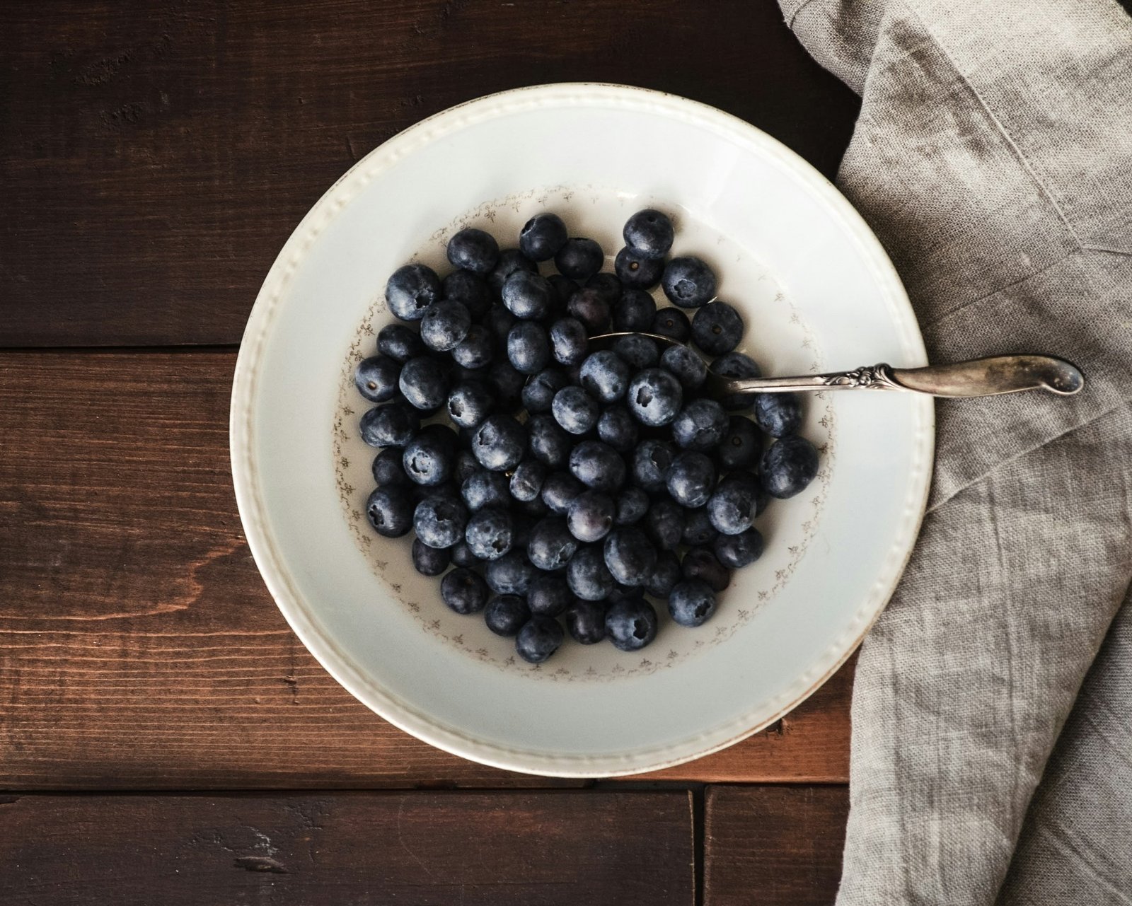 Paleo Diet for Children: Nutritional Foundations and Practical Implementation