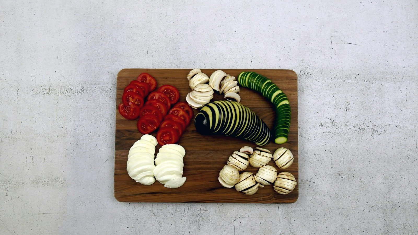 Optimal Fat Intake Distribution for a Balanced Diet